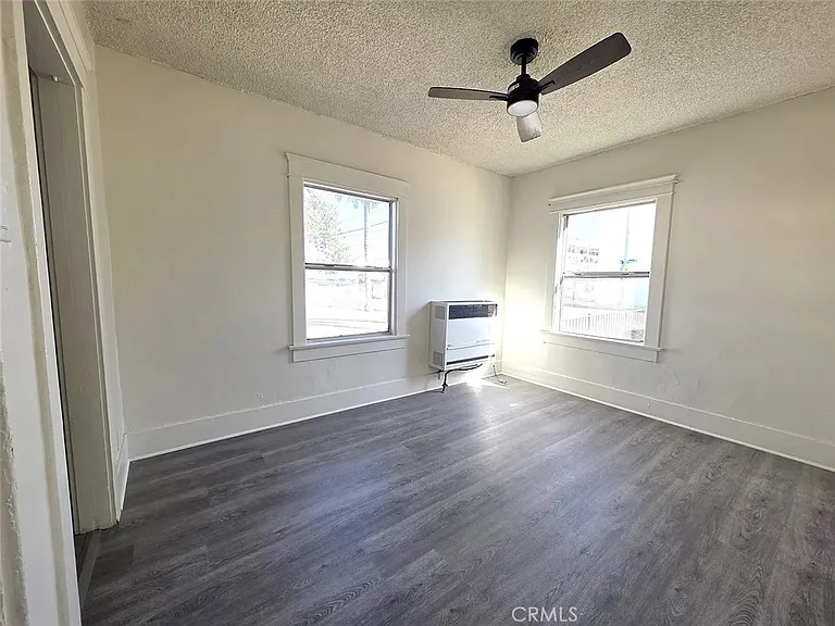 521 N Pomona Ave — Photo 5