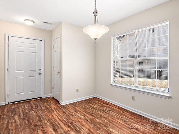 4th image of 813 Selwyn Oaks Ct
