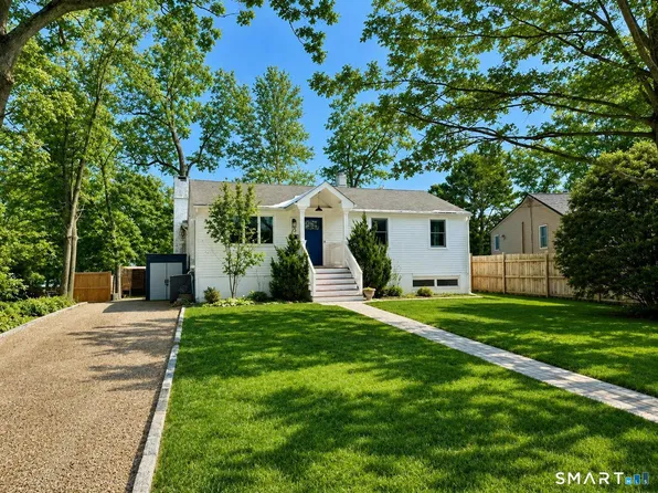23 Sleepyhollow Dr, Norwalk, CT 06851