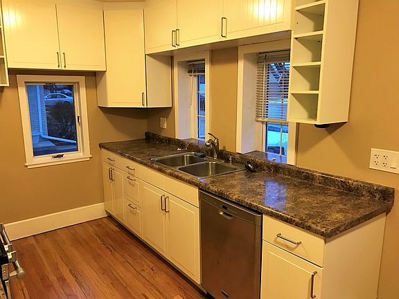 3rd image of 364 N Princeton Ave