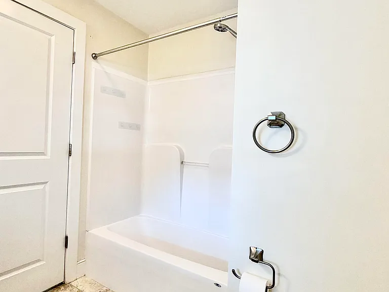 18 W Center St — Photo 17