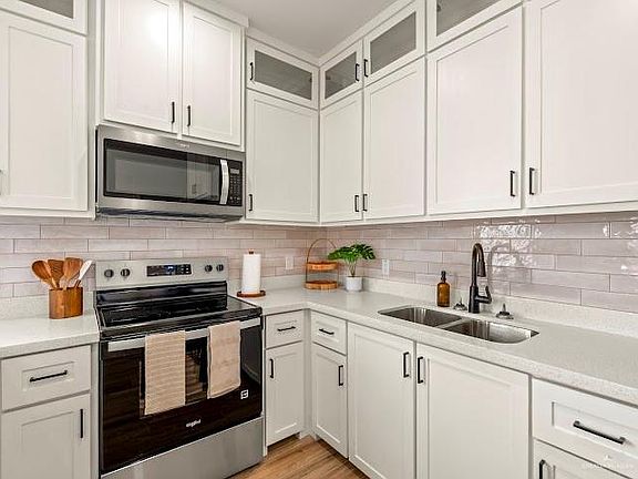 3rd image of 2600 Bald Cypress Dr