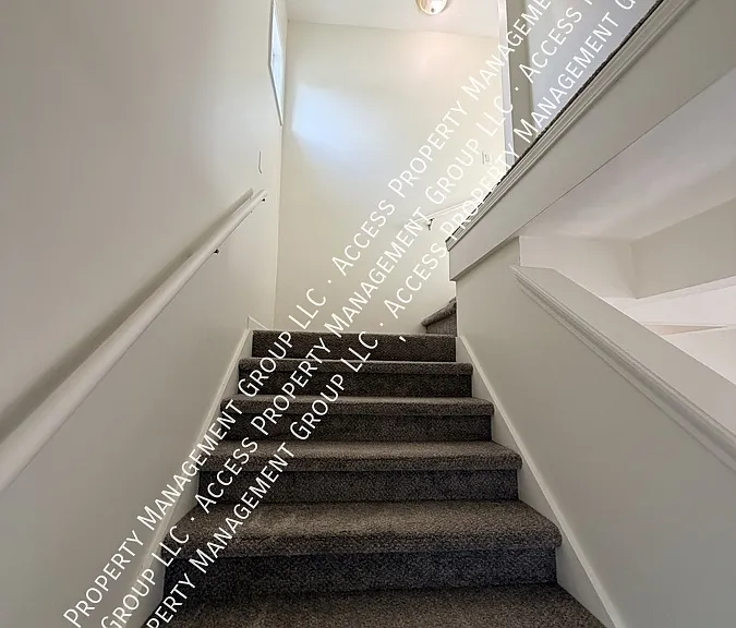 427 Pine Ave NW — Photo 16