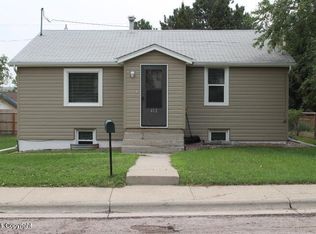 412 Spruce St, Newcastle, WY 82701