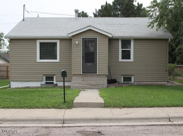 412 Spruce St, Newcastle, WY 82701