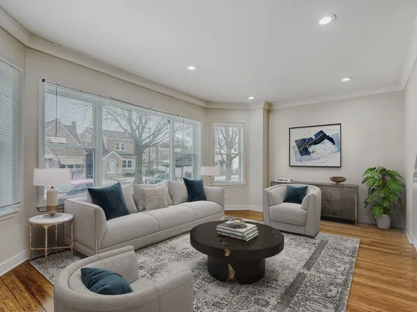 (undisclosed Address), Chicago, IL 60620