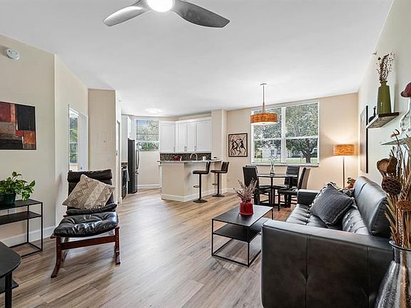 3rd image of 630 Sapodilla Ave #111