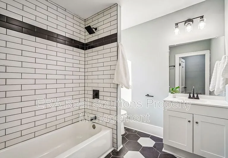 105 Rodgers Ave — Photo 39