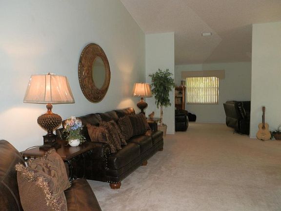 5th image of 5276 Crystal Anne Dr