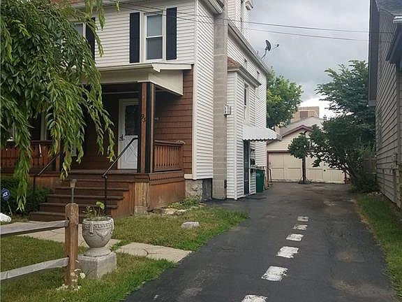 3rd image of 93 Alsace Ave