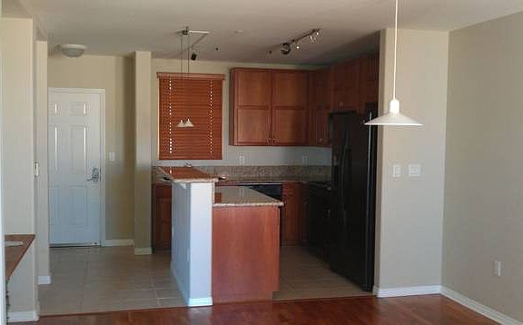 3rd image of 1601 India St Unit 505