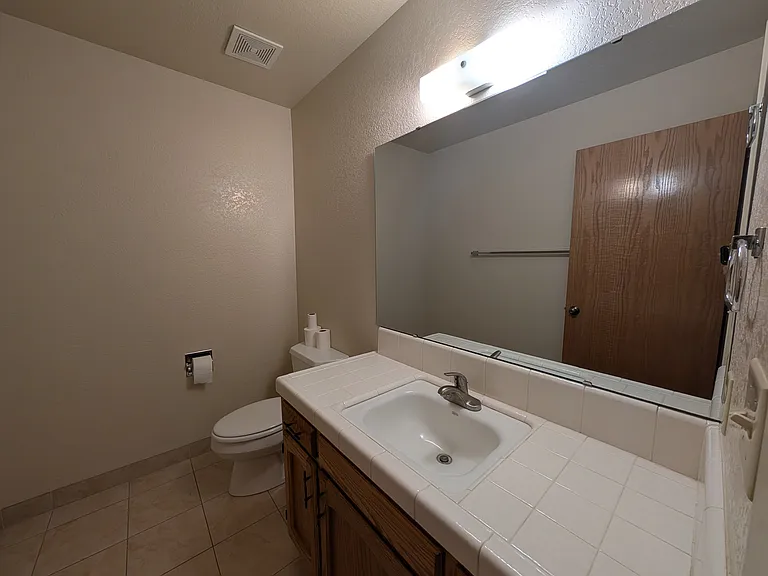 1008 Duffin Dr — Photo 6