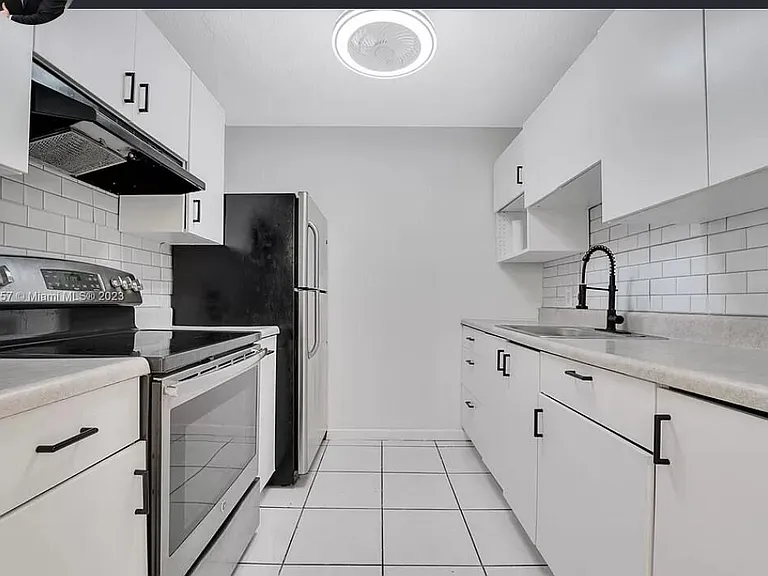 100 SW 132nd Way #109K — Photo 6
