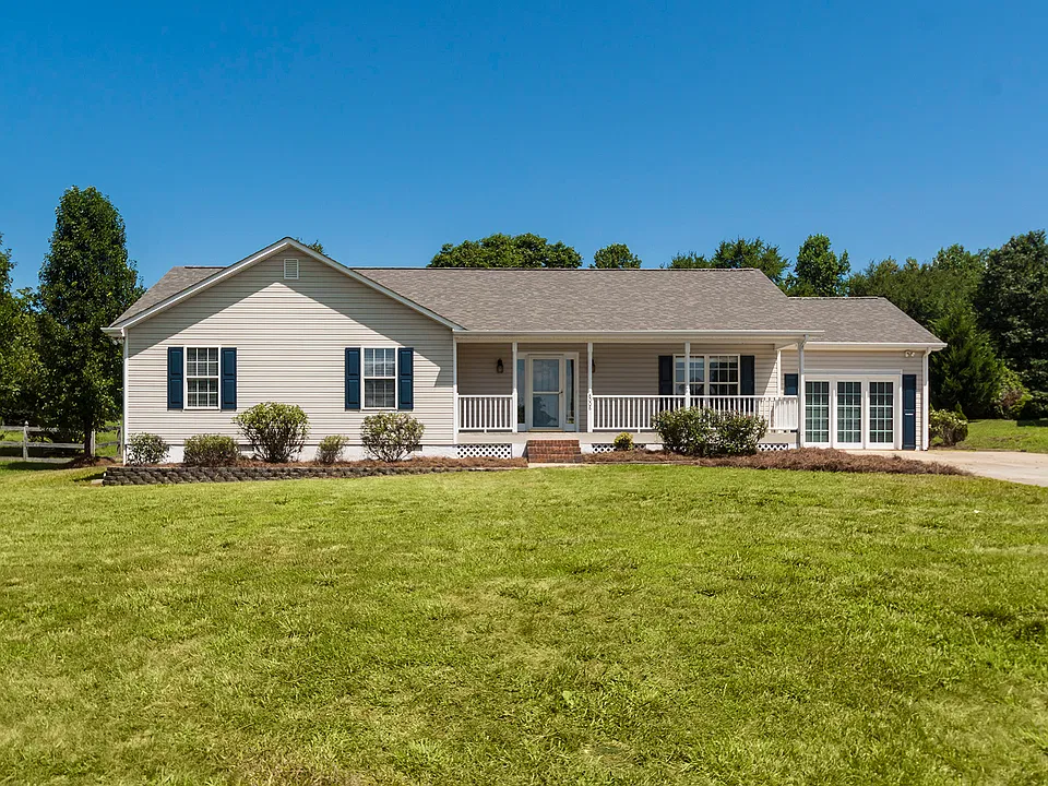 8008 Daltonshire Dr