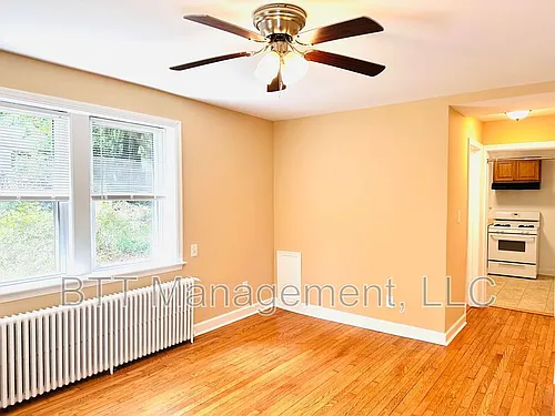 907 Hudson Ave #3 Photo 1 907 Hudson Ave #3 Photo 1