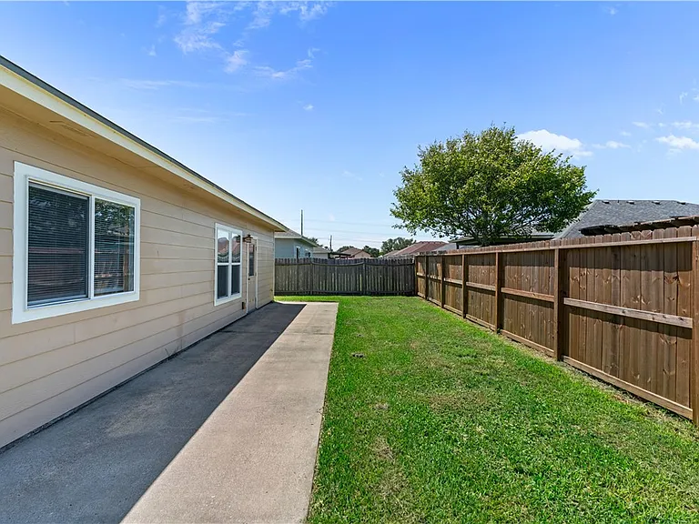 6518 Purplewing Dr — Photo 17