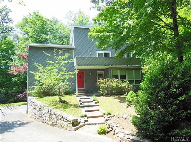 1st image of 31 Westminster Dr
