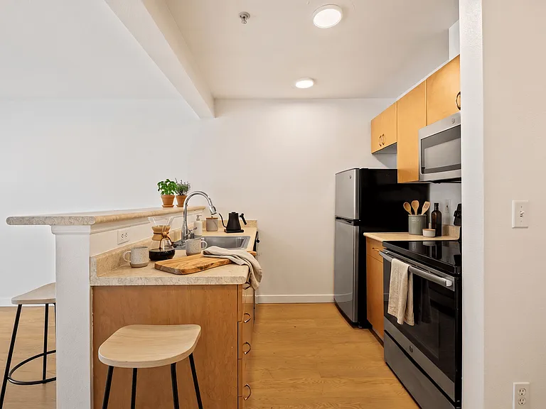 Counterbalance Apartments — Photo 27