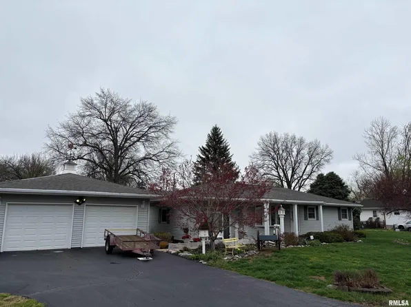 1315 W Adams St, Taylorville, IL 62568
