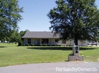8900 Yellow Oak Ct, Jacksonville, AR 72076