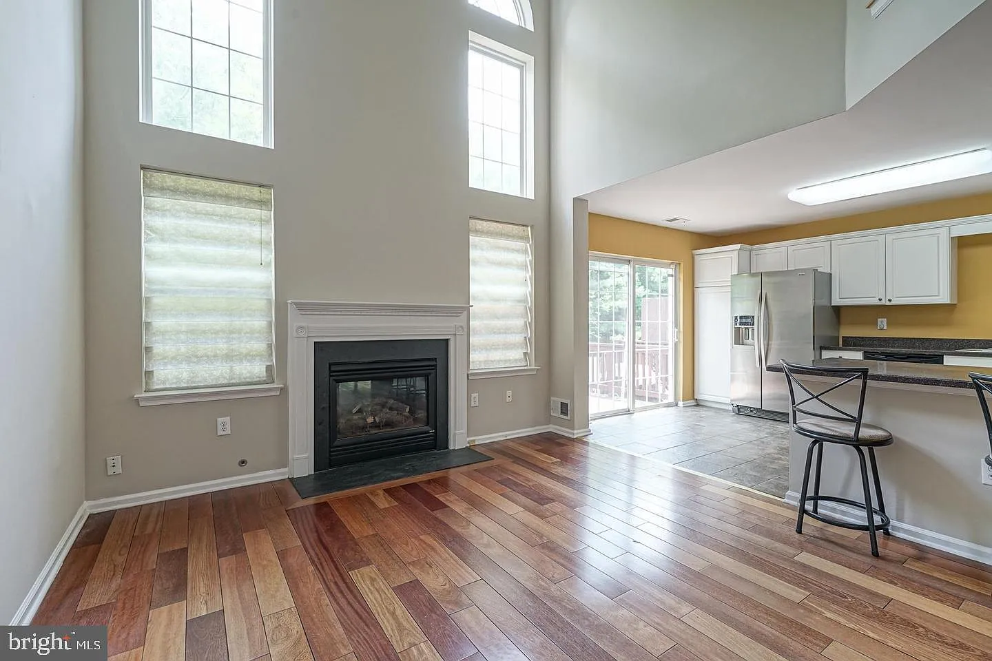 3 bed, 2.5 bath, 2163 sqft, $3,500 — Photo 2