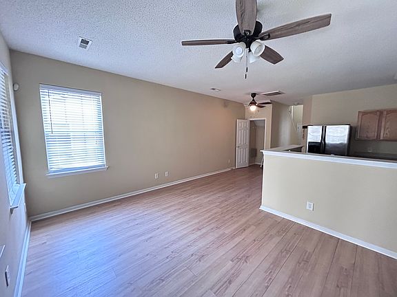 4th image of 246 Brookshire Rd