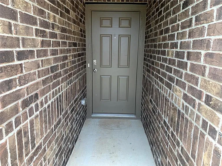 160 Cherry Blossom Dr — Photo 2