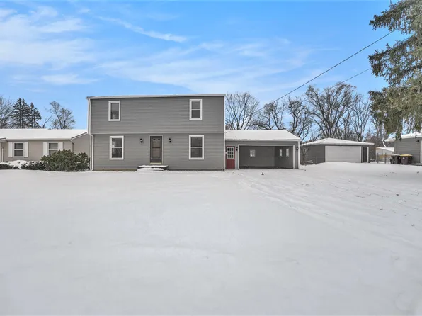 594 Netherfield St NW, Comstock Park, MI 49321