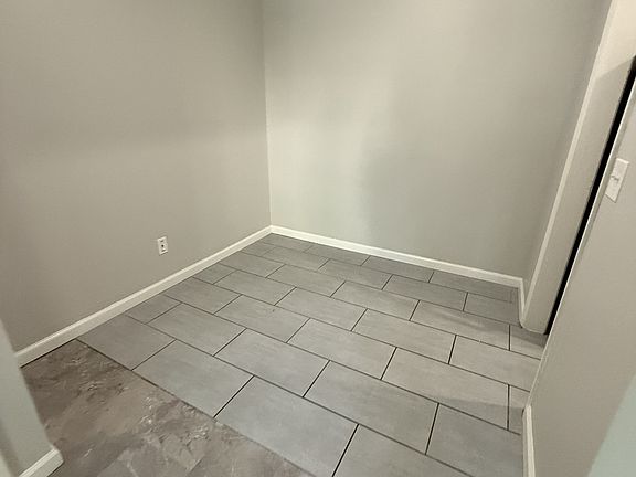2nd image of 4130-4132 Fisher St #4132-3