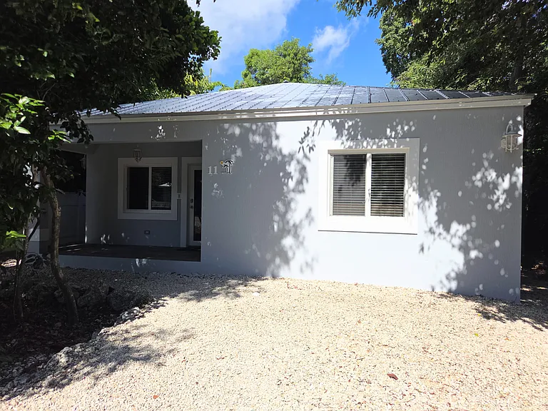 11 Pompano Ave — Photo 7