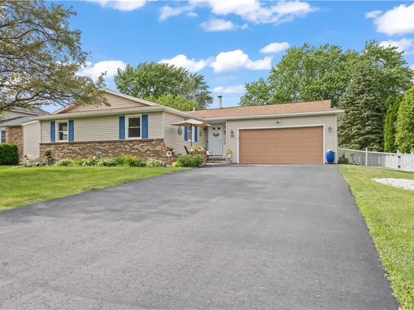59 Long Wood Dr, Rochester, NY 14612