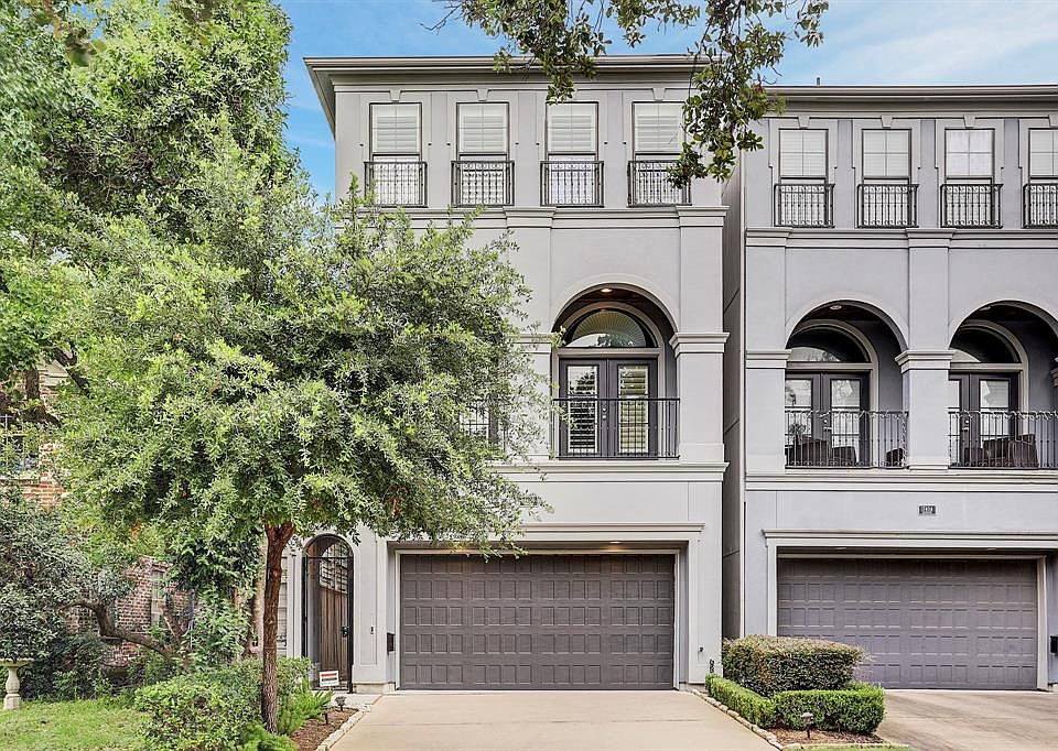 This home is everything you have been waiting for featuring 4 bedrooms/3.5 baths with FIRST FLOOR LIVING and several outdoor spaces. Convenient Montrose location with easy access to the Med Center, Downtown, Museum District, Rice Village and the Gall