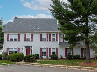 101 Sandpiper Ct, Pennington, NJ 08534