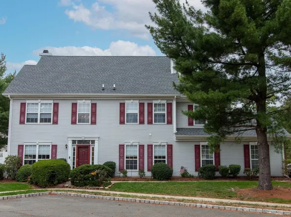 101 Sandpiper Ct, Pennington, NJ 08534