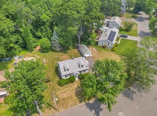 36 Calvin St, Springfield, MA 01104