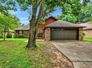 418 Oxford Dr, Sherman, TX 75092