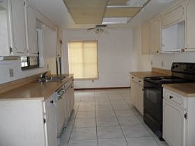 3rd image of 331 Kantor Blvd