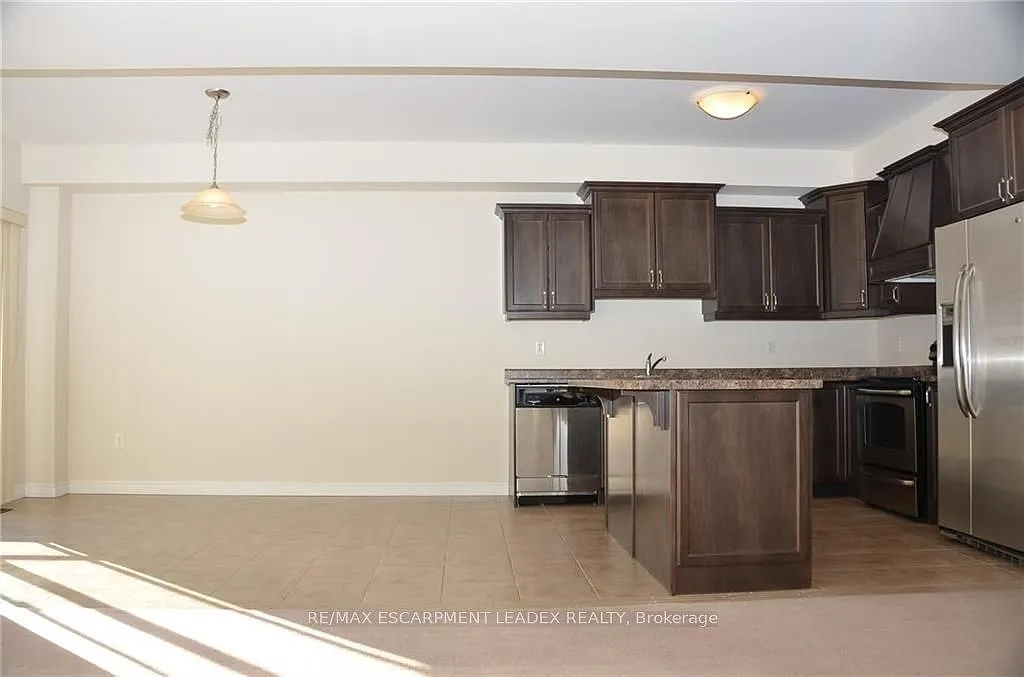 3 bed, $3,200 — Photo 4