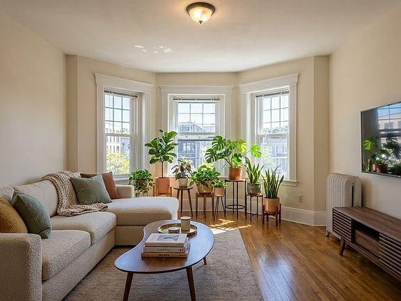 3rd image of 1177 Commonwealth Ave APT 6