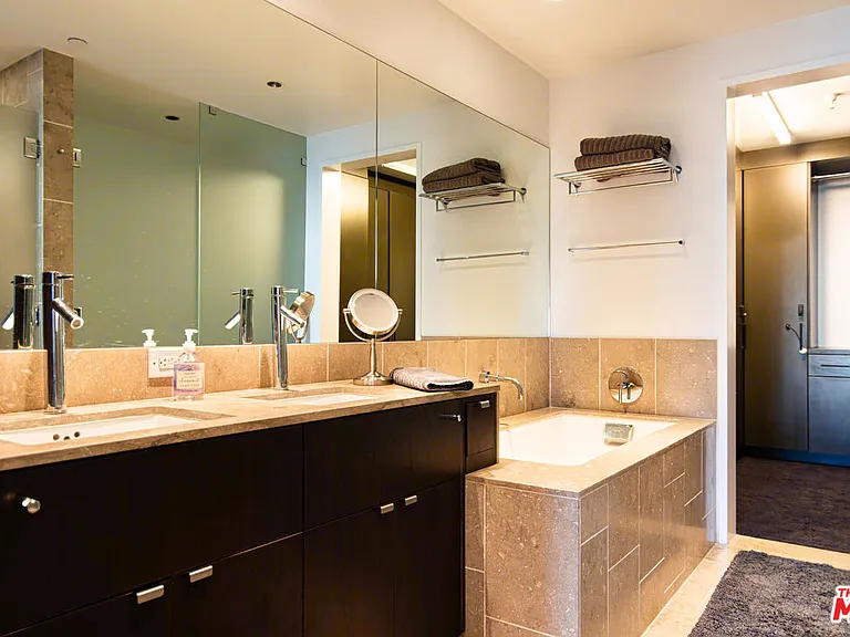 6250 Hollywood Blvd #6G — Photo 16