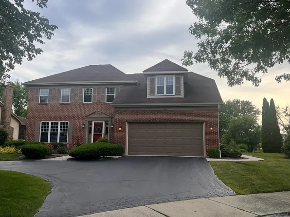 1104 Oakwood Dr, Westmont, IL 60559