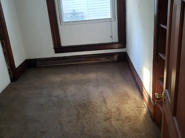 Lincoln Ave — Photo 12