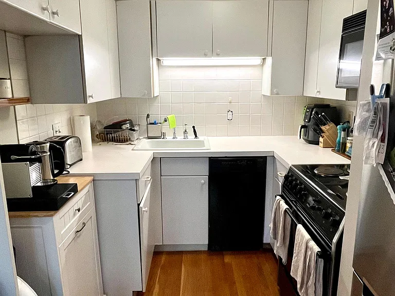 449 Beacon St #5 — Photo 5
