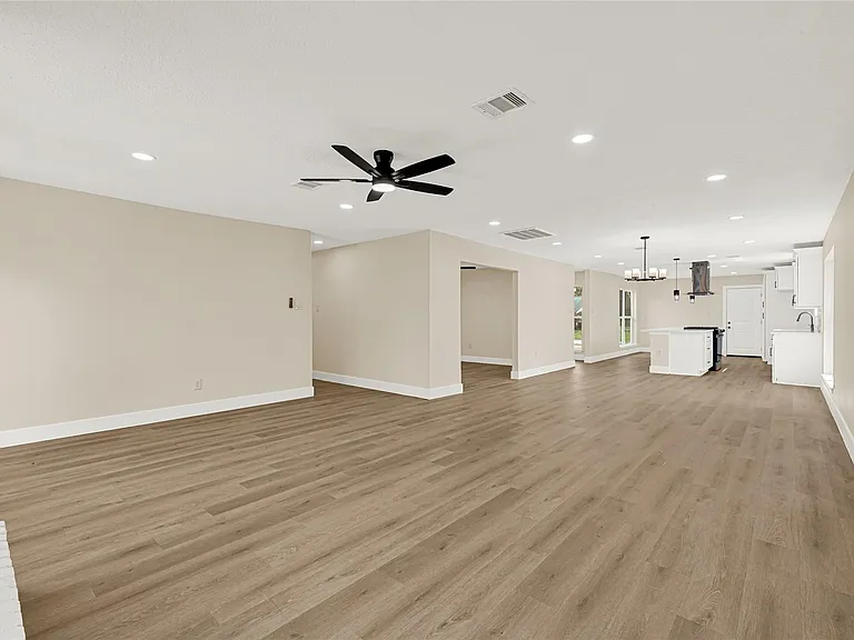 3203 Falling Brook Dr — Photo 14