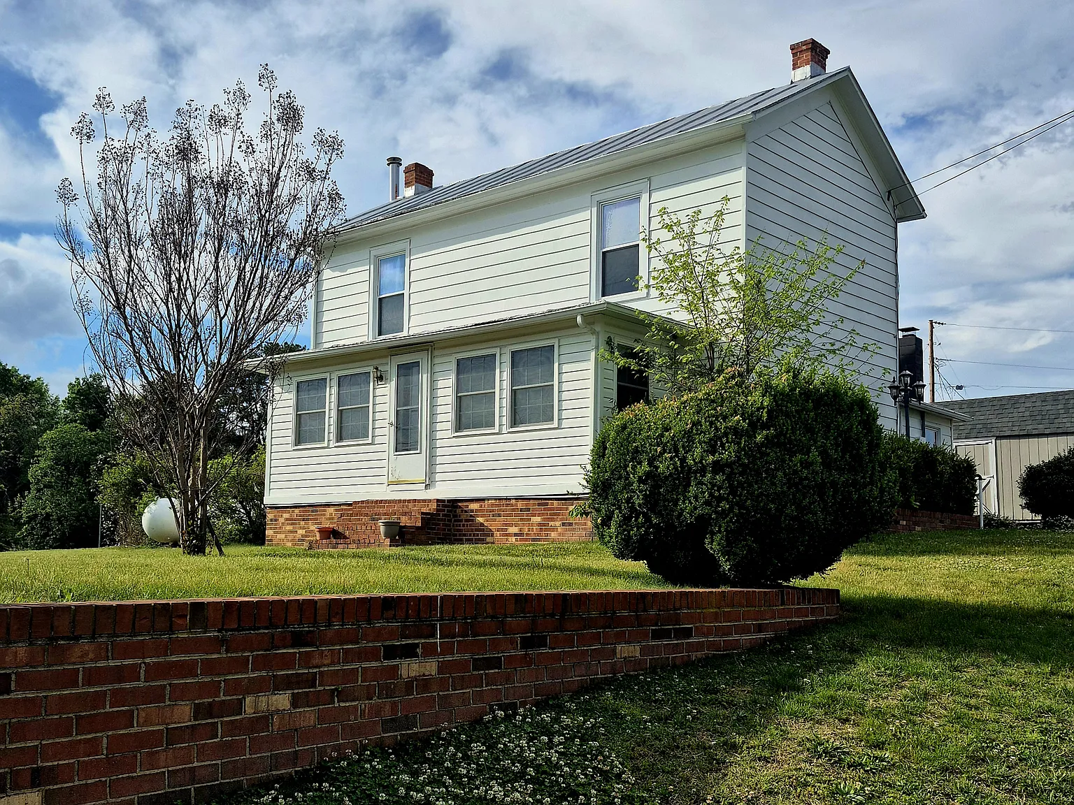 2 bed, 1.5 bath, 1500 sqft, $1,495 — Photo 2