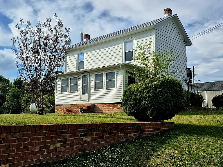10 Hope Dr — Photo 2