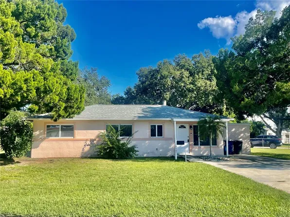 7245 Onyx Dr N, Saint Petersburg, FL 33702
