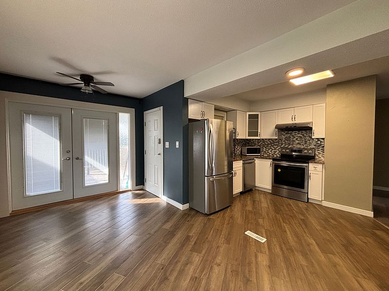Burnaby Apartment for rent - 2 Bedrooms — photo 4