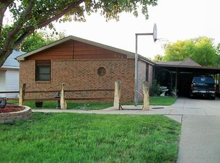 614 E 4th St, Hoisington, KS 67544