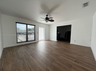 3015 NW 157th St, Miami Gardens, FL 33054
